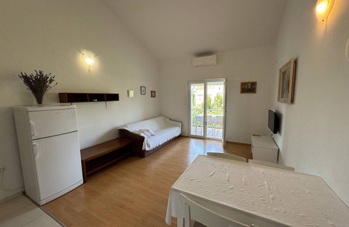 Palit Apartment | Two bedroom apartment with terrace Palit, Rab (A-16356-b)