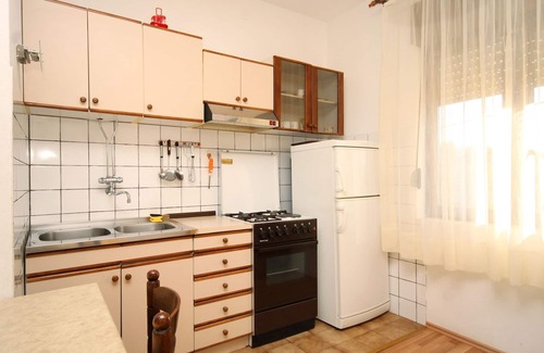 Batalaza Apartment | Two bedroom apartment with terrace Ugljan (A-830-b)