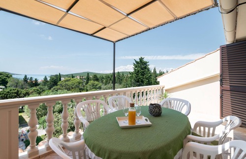 Muline Apartment | Two bedroom apartment with terrace and sea view Muline, Ugljan (A-8521-b)
