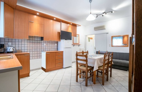 Paros Apartment | Two-Bedroom Apartment without Kitchen (6-7 Adults) - First Floor Livadia Beach.