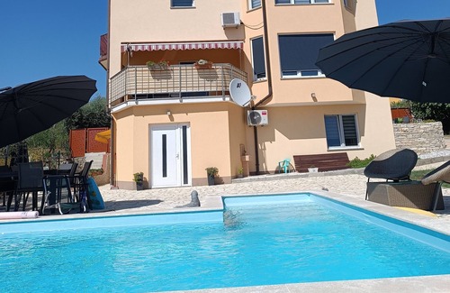Kastel Apartment | Two bedroom apartment with balcony Kaštel, Central Istria - Središnja Istra (A-21309-a)