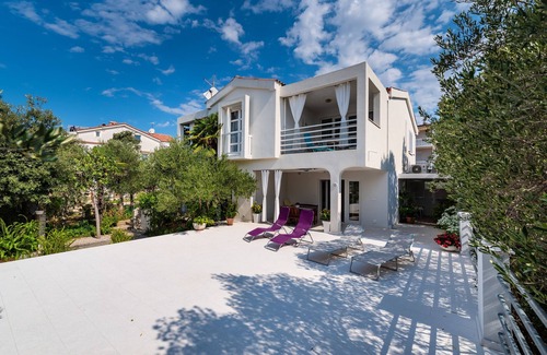 Mandre Apartment | Two bedroom apartment with terrace and sea view Mandre, Pag (A-13015-b)