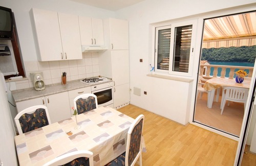 Duga Luka Apartment | Two bedroom apartment with terrace and sea view Duga Luka (Prtlog), Labin (A-5528-b)