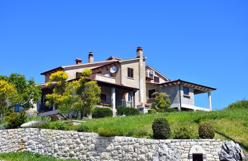 Rogocana Apartment | Two bedroom apartment with terrace and sea view Presika, Labin (A-11656-a)