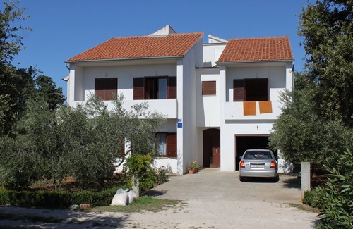 Batalaza Apartment | Two bedroom apartment with terrace Ugljan (A-8403-a)