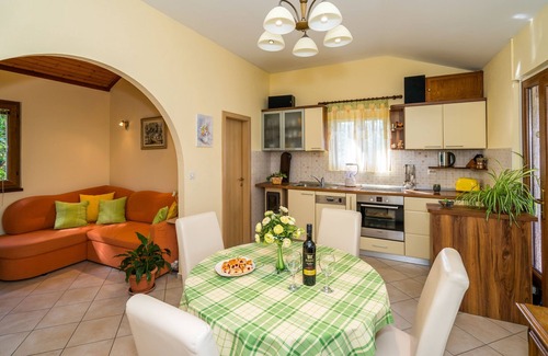 Necujam Apartment | Two bedroom apartment with terrace and sea view Nečujam, Šolta (A-2090-a)