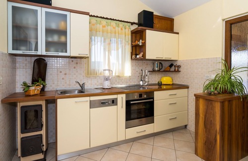 Necujam Apartment | Two bedroom apartment with terrace and sea view Nečujam, Šolta (A-2090-a)