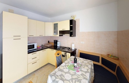 Vilanija Apartment | Two bedroom apartment with terrace Vilanija, Umag (A-17240-a)