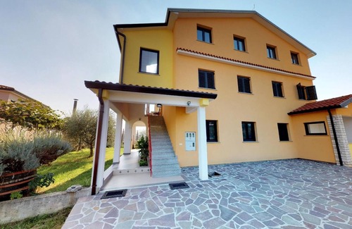 Vilanija Apartment | Two bedroom apartment with terrace Vilanija, Umag (A-17240-a)