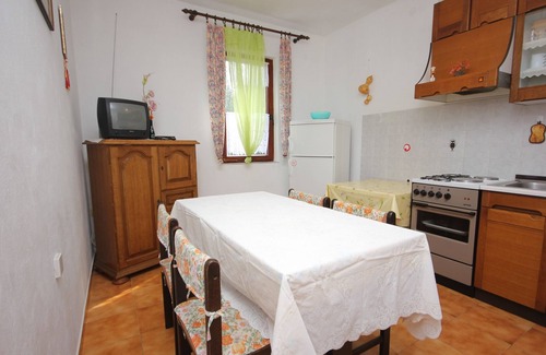 Municipality of Kali Apartment | Two bedroom apartment with terrace and sea view Cove Mala Lamjana, Ugljan (A-827-b)