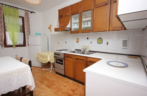 Municipality of Kali Apartment | Two bedroom apartment with terrace and sea view Cove Mala Lamjana, Ugljan (A-827-b)