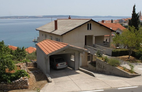 Kali Apartment | Two bedroom apartment with terrace and sea view Kali, Ugljan (A-8235-a)
