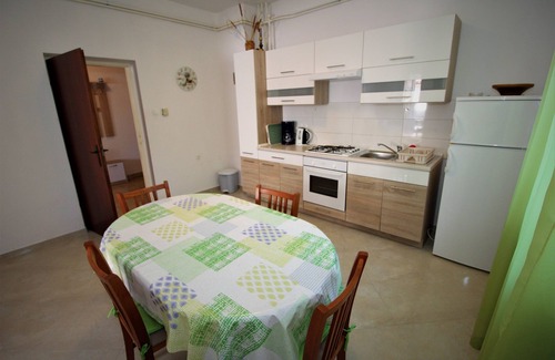 Pag Apartment | Two bedroom apartment with balcony and sea view Pag (A-13060-c)