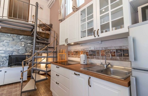 Banjol Apartment | Two bedroom apartment with terrace Banjol, Rab (A-19804-b)