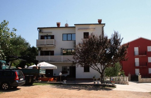 Palit Apartment | Two bedroom apartment with balcony Palit, Rab (A-5044-b)