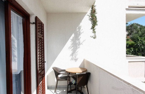 Palit Apartment | Two bedroom apartment with balcony Palit, Rab (A-5044-b)