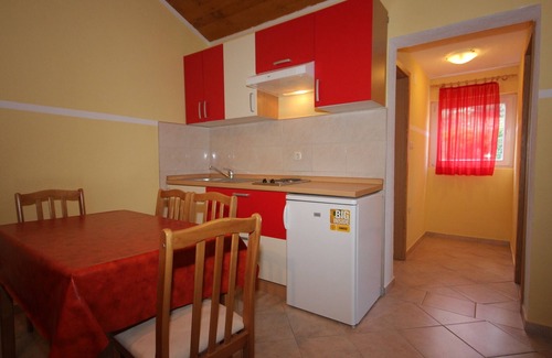 Cove Rogacic Apartment | Two bedroom apartment with terrace and sea view Vis (A-8531-c)