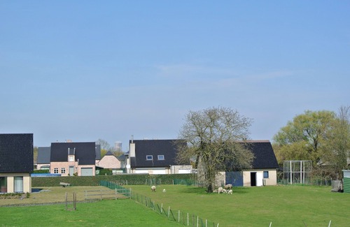 Lochristi Apartment | TWO BEDROOM APPT. TERRACE. HOTEL SERVICE. RESERVED PARKING FREE. 8 KLM FROM GHENT