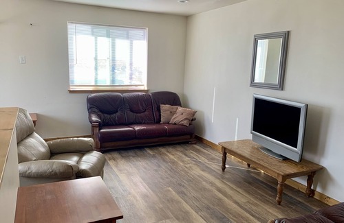 Pateros Apartment | Two Bedroom Apt. in Pateros- 18 mi to Chelan, 44 mi to Winthrop, River views!