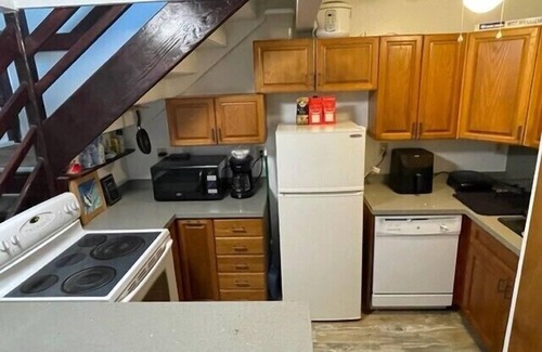 Ka'a'awa Apartment | Two Bedroom Beachside Loft at Crouching Lion
