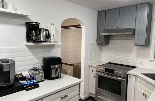 Kennydale House | Two bedroom bungalow off Lake Washington in Lower Kennydale