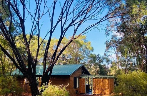 Peerabeelup House | Two-Bedroom Chalet with Spa - Ibis Pemberton