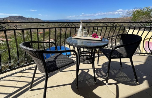 Coco Apartment | Two Bedroom condo with breathtaking ocean view !