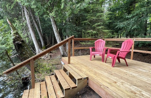 Central Frontenac Cottage | Two-bedroom cottage on quiet lake, family-friendly — kayaks, canoe (sauna avail)