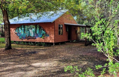 Peerabeelup Cottage | Two Bedroom Cottage - sleeps 4 - Self contained 2 Bedroom Cottage 1 King and 1 Queen