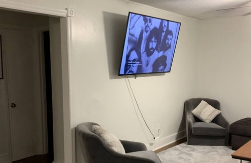 East Bend House | Two bedroom Cottage near Winston Salem