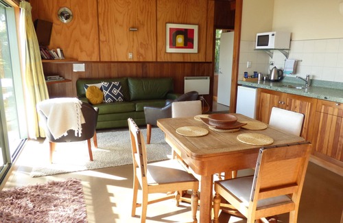 Punakaiki Cottage | Two bedroom cottage with sea views, Punakaiki