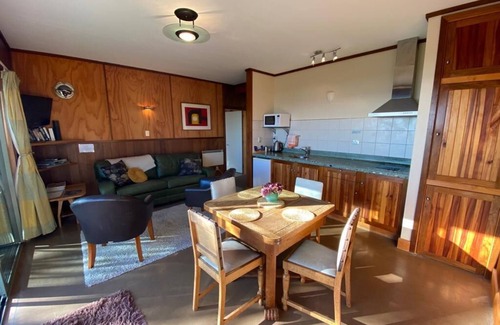Punakaiki Cottage | Two bedroom cottage with sea views, Punakaiki