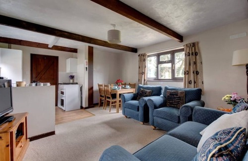 Colchester Cottage | Two Bedroom Cottage -Shared Pool
