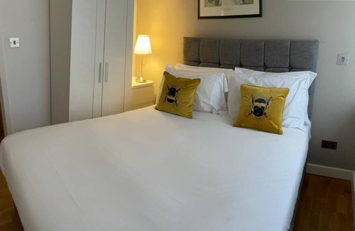 Laurieston Apartment | Two Bedroom Deluxe - Two Bedroom Deluxe Apartment