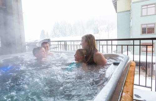 Rossland Condo | Two Bedroom + Den | Sleeps 6-8 | Slalom Creek Condos