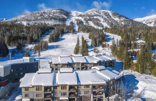Rossland Condo | Two Bedroom + Den | Sleeps 6-8 | Slalom Creek Condos