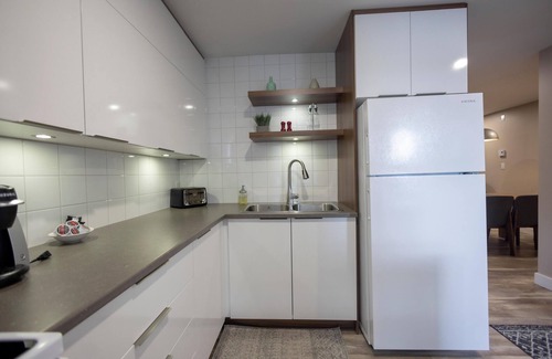 Rouyn-Noranda Apartment | Two-bedroom flat + sofa bed in the city centre (Le Court-toit)