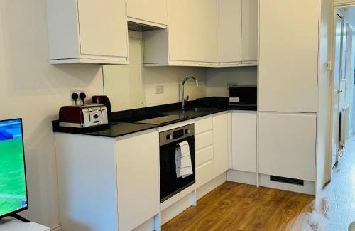 Earlsfield Apartment | Two Bedroom Flat for Six Guests