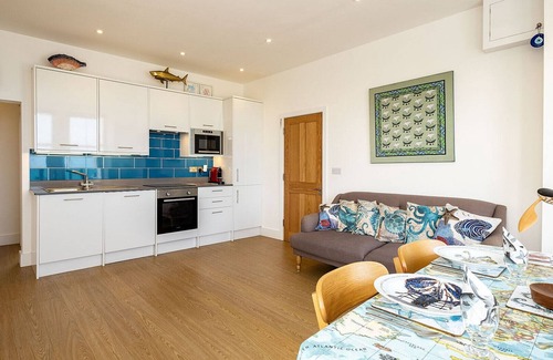 Port Isaac Apartment | Two Bedroom Flat Overlooking The Sea With Parking