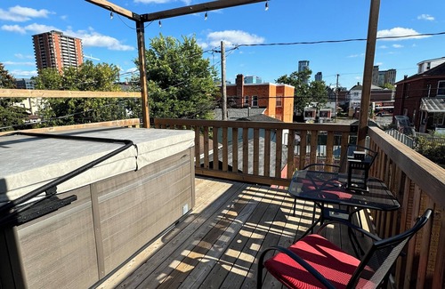 Little Italy House | Two bedroom full house downtown Little Italy, Ottawa with upper deck spa.