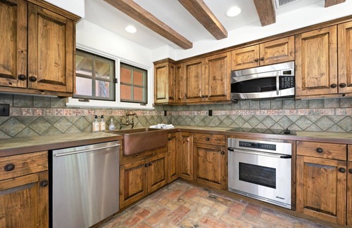 Fairbanks Ranch House | Two Bedroom Guest Home on Rancho Santa Fe Estate with Private Tennis