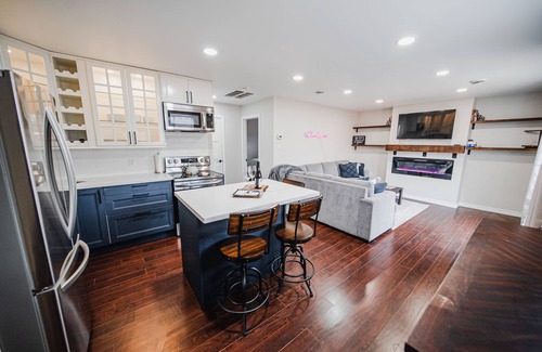 Vineland House | Two bedroom guest house in the heart of wine country!