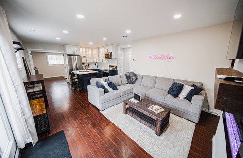 Vineland House | Two bedroom guest house in the heart of wine country!