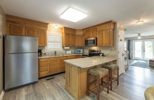Grand Rivers Condo | Two Bedroom Harbor View Condo