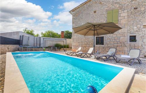 Rezanci House | Two-Bedroom Holiday Home In Svetvincenat