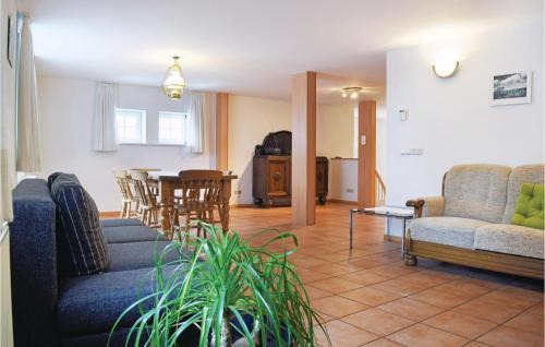 Hachenburg House | Two-Bedroom Holiday Home In Hachenburg