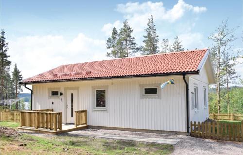 Hultsfred Municipality House | Two-Bedroom Holiday Home In Malilla