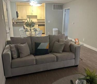 Hollywood Apartment | Two bedroom Hollywood apartment