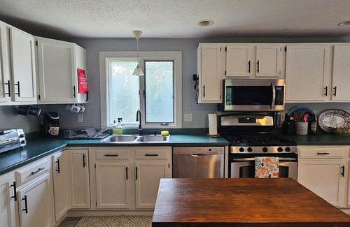 New Harbor House | Two bedroom home in private setting 1/3 mile from beach.