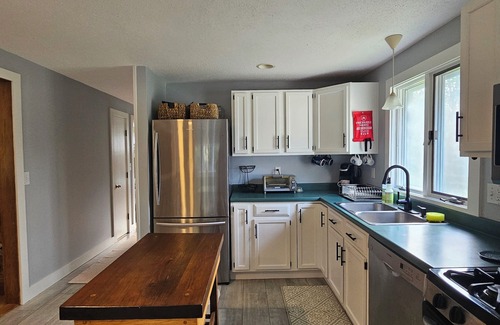 New Harbor House | Two bedroom home in private setting 1/3 mile from beach.